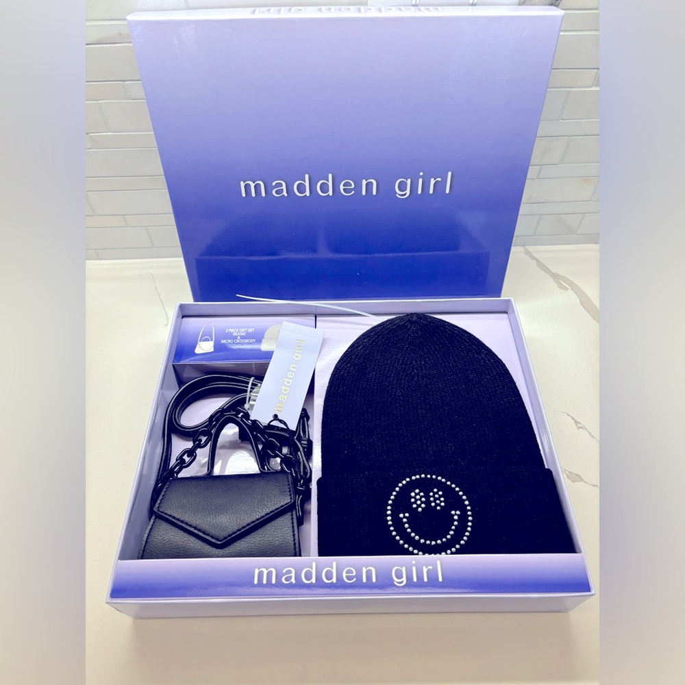 MADDEN GIRL Black Mini Purse Crossbody Set Smiley Face Hat Beanie Brand New Box